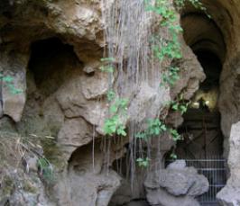 Азыхская пещера: где она находится и что из себя представляет?